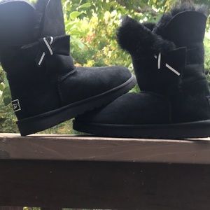 💕💕Gorgeous Uggs with Swarovski crystals💕💕